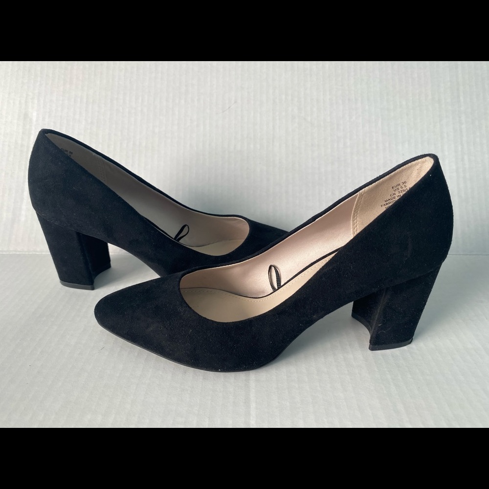 H&M | Velvet Pumps